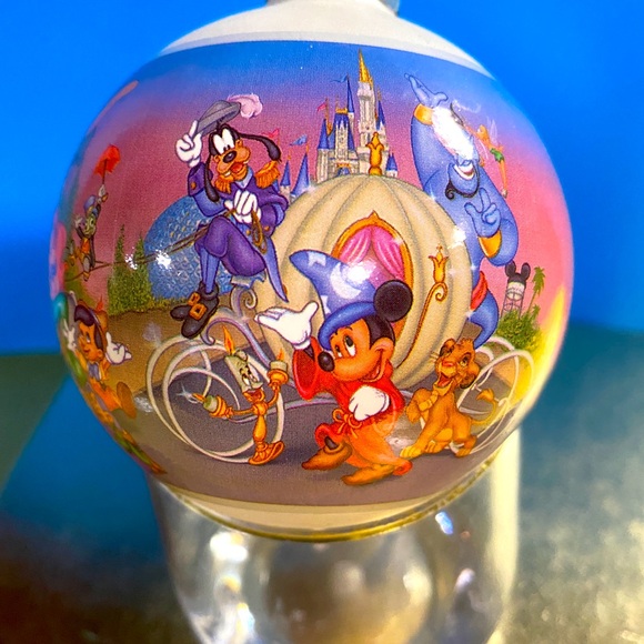 WALT DISNEY WORLD 25 YEARS REMEMBER THE MAGIC HOLIDAY CHRISTMAS ORNAMENT - Picture 4 of 16